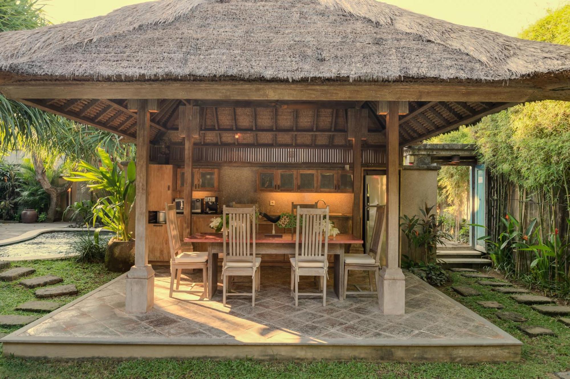 Villa Tirta Naga Bali Seminyak Exterior foto
